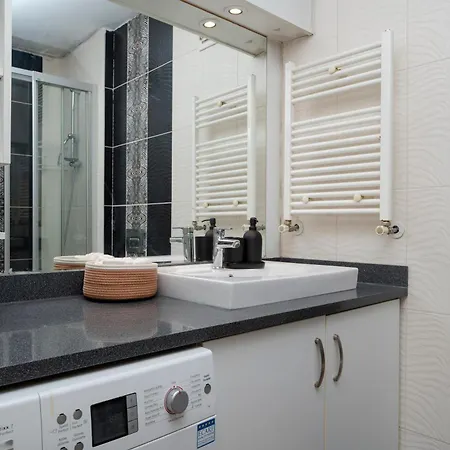 With Bosphurs View * Istambul